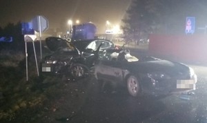 uszkodzone  pojazdy osobowe w wyniku wypadku